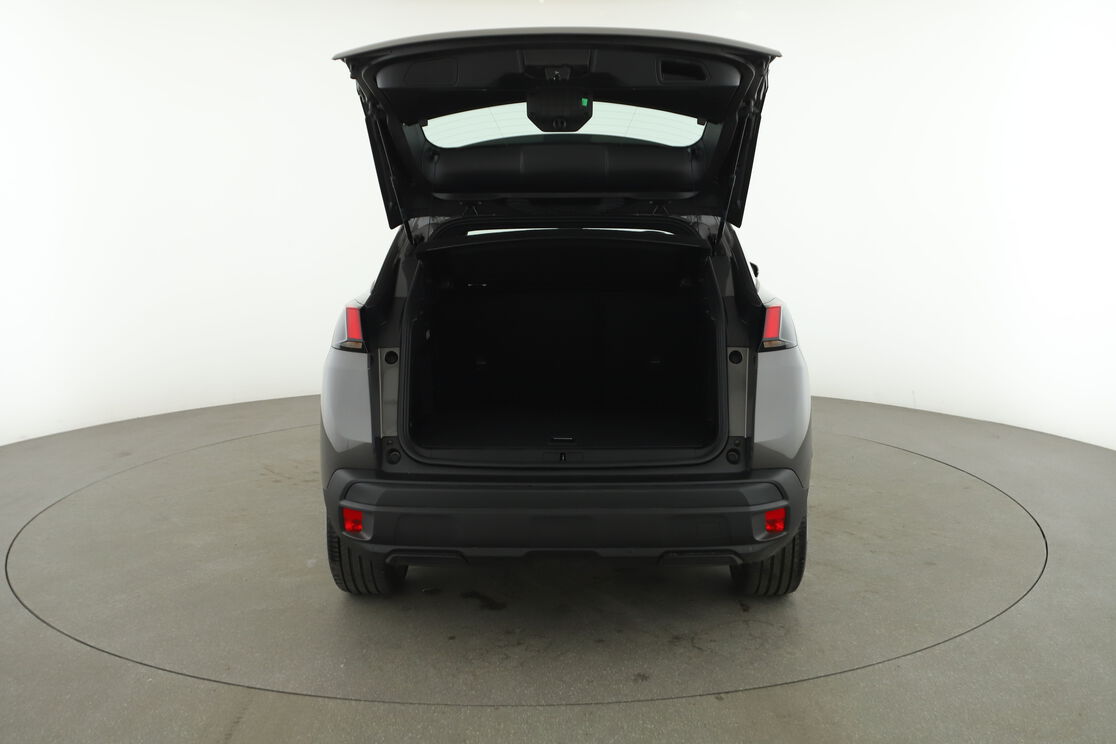 carDetails.imgAlt.interior.9