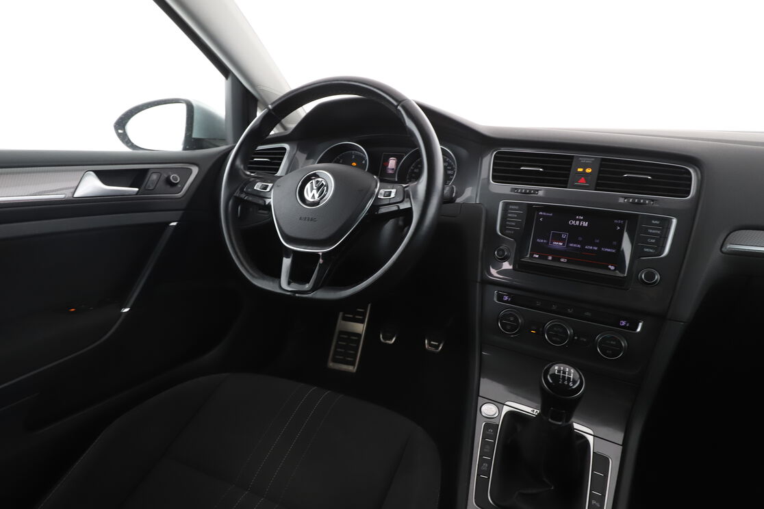 Intérieur côté conducteur depuis le siège arrière