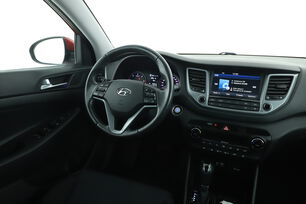 Innenraum der Fahrerseite vom Rücksitz