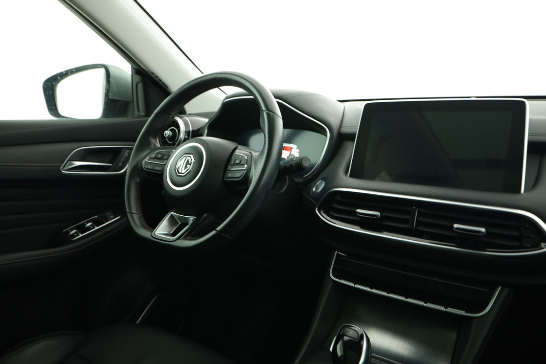 Intérieur côté conducteur depuis le siège arrière