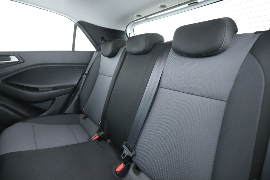 Intérieur sièges arrière depuis le côté conducteur