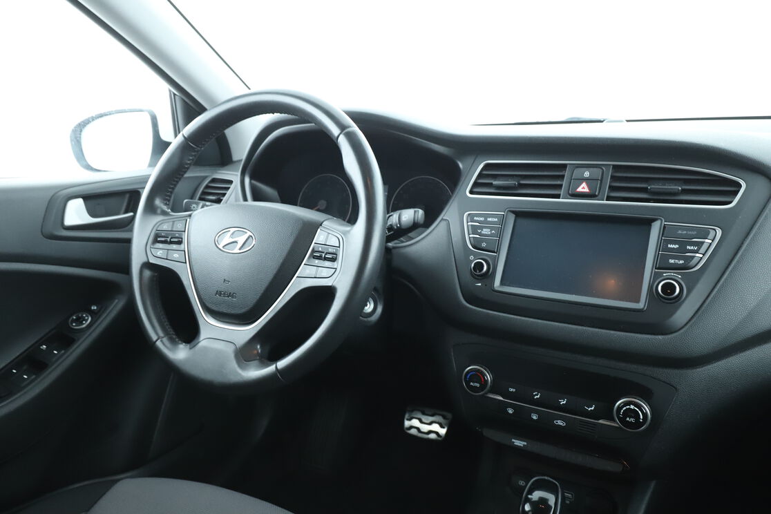 Intérieur côté conducteur depuis le siège arrière