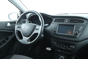 Intérieur côté conducteur depuis le siège arrière