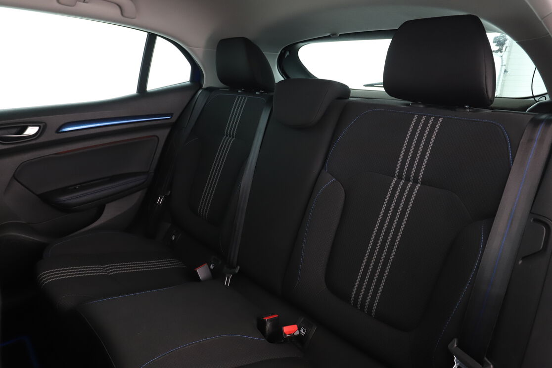 Intérieur sièges arrière depuis le côté conducteur