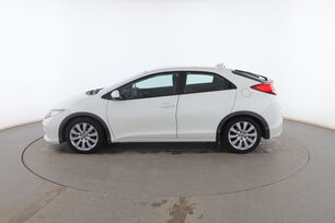 Exterior lado izquierdo