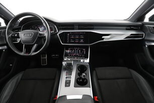 Främre interiör sett från baksätet