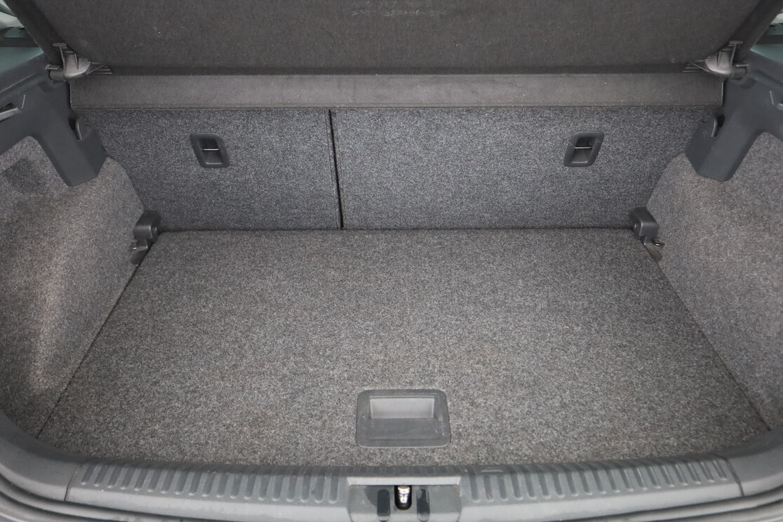 Intérieur sièges arrière depuis le côté conducteur