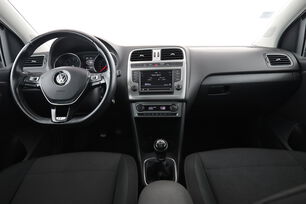 Intérieur avant de l'habitacle depuis le siège arrière