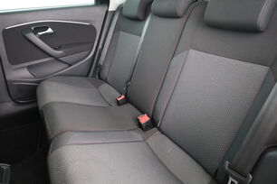 Intérieur côté conducteur depuis le siège arrière