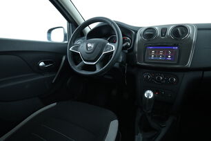 Intérieur côté conducteur depuis le siège arrière