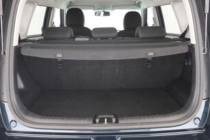 carDetails.imgAlt.interior.9