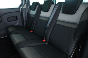 Intérieur sièges arrière depuis le côté conducteur