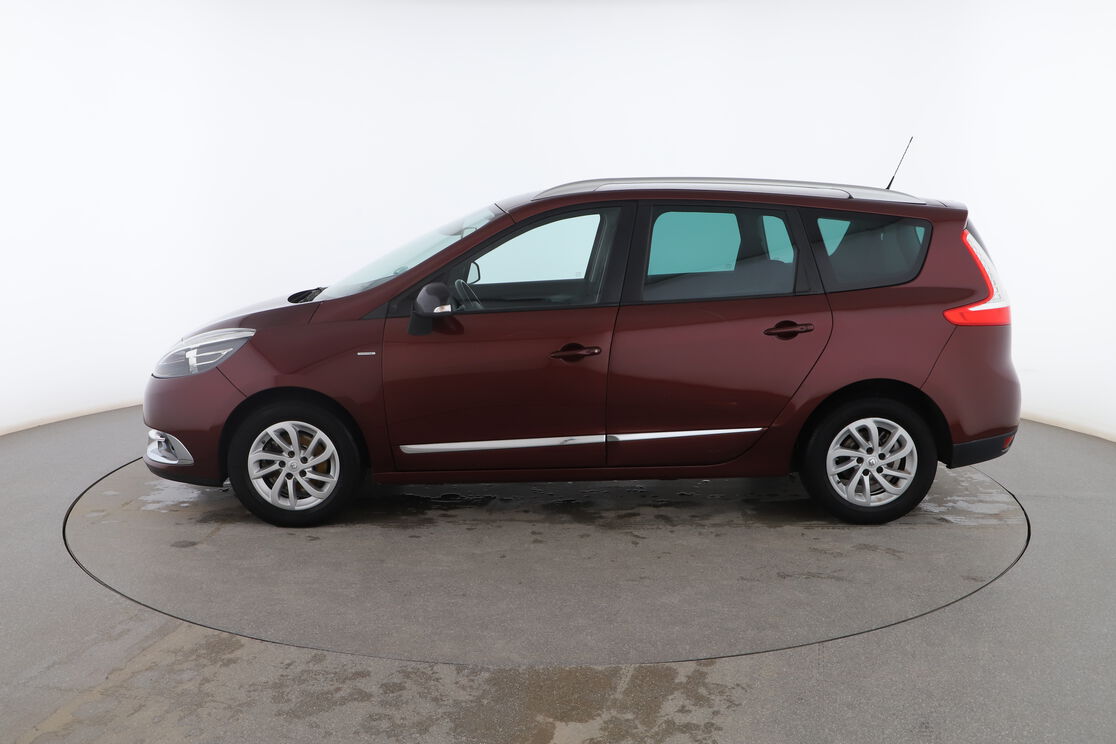 Exterior lado izquierdo