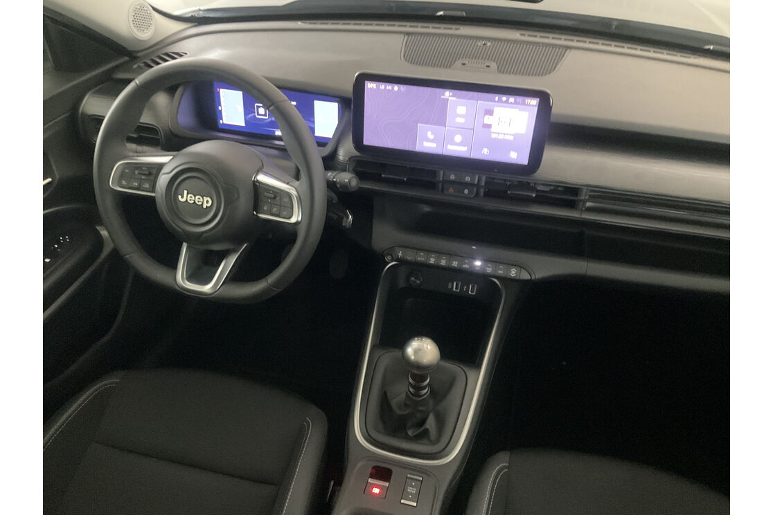 Interno lato guidatore, dal sedile posteriore