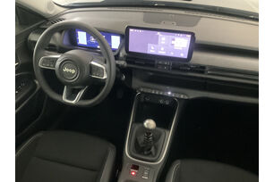Interno lato guidatore, dal sedile posteriore