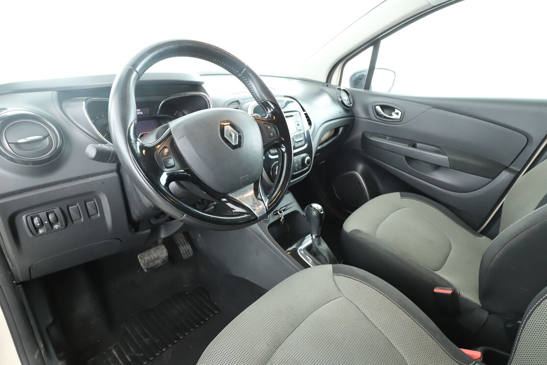 Intérieur côté conducteur 2