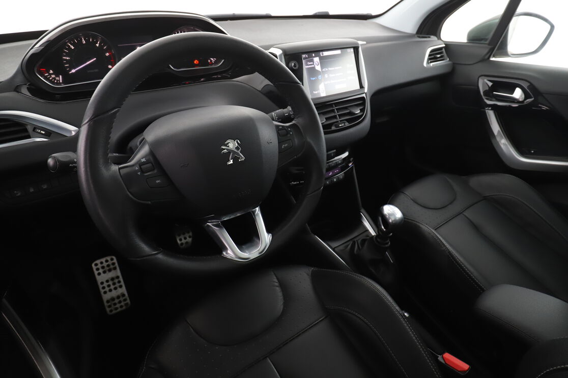 PEUGEOT 208 1 6 HDI 115CV - Remplacement du filtre à huile 