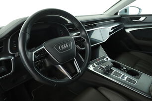 Innenraum auf der Fahrerseite 2