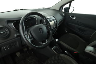 Innenraum auf der Fahrerseite 2