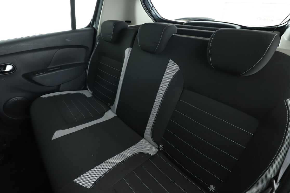 Intérieur sièges arrière depuis le côté conducteur