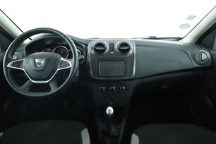 Intérieur avant de l'habitacle depuis le siège arrière