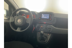 Interno lato guidatore, dal sedile posteriore