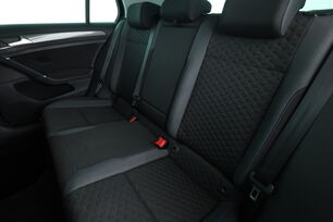 Intérieur sièges arrière depuis le côté conducteur