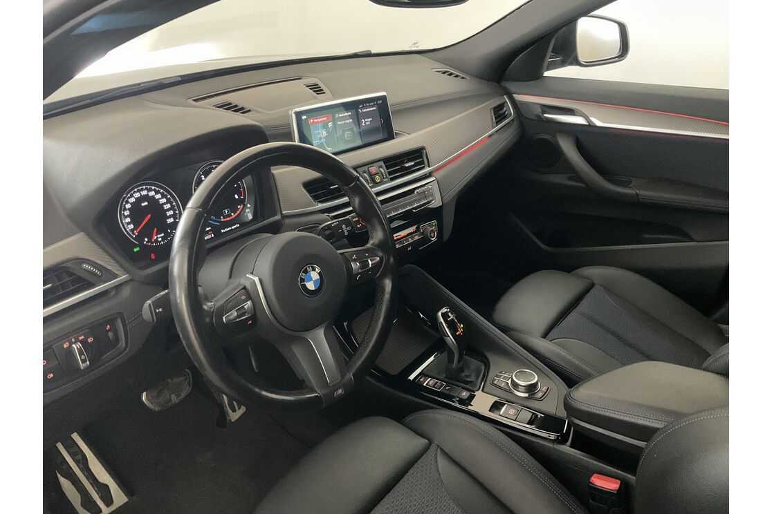 Innenraum auf der Fahrerseite 2