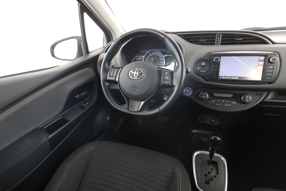 Intérieur côté conducteur depuis le siège arrière