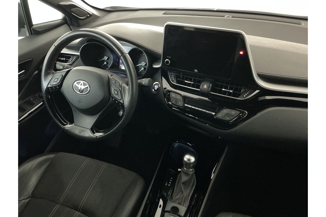 Interno lato guidatore, dal sedile posteriore