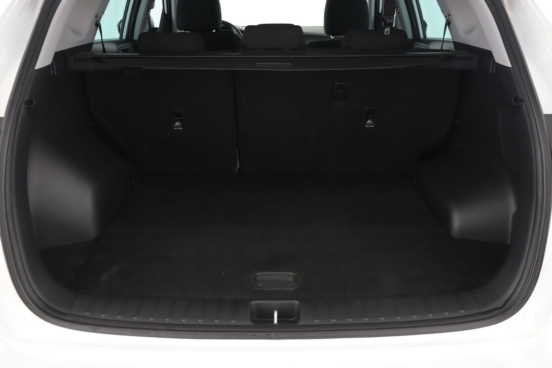 carDetails.imgAlt.interior.9