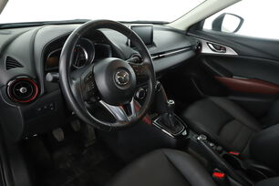 Innenraum auf der Fahrerseite 2