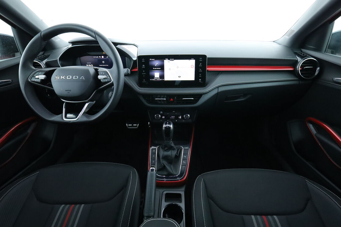 Intérieur avant de l'habitacle depuis le siège arrière