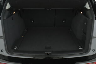 carDetails.imgAlt.interior.9