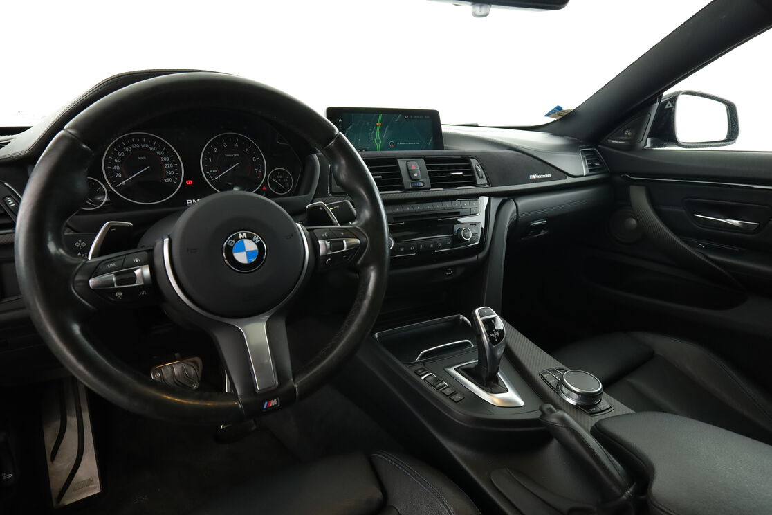 Intérieur côté conducteur 2