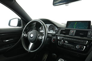 Intérieur côté conducteur depuis le siège arrière