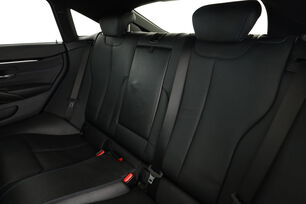 Intérieur sièges arrière depuis le côté conducteur