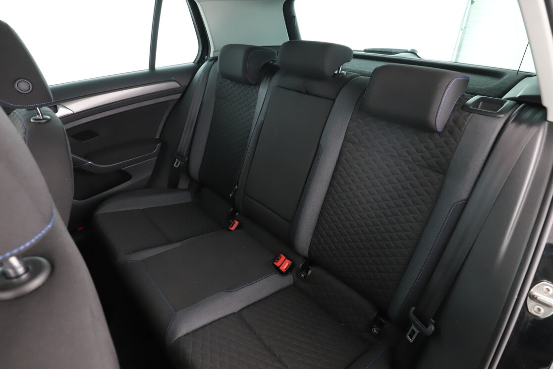 Intérieur sièges arrière depuis le côté conducteur