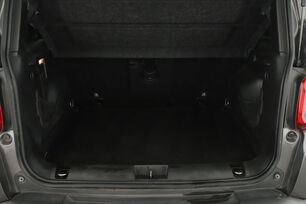 carDetails.imgAlt.interior.9