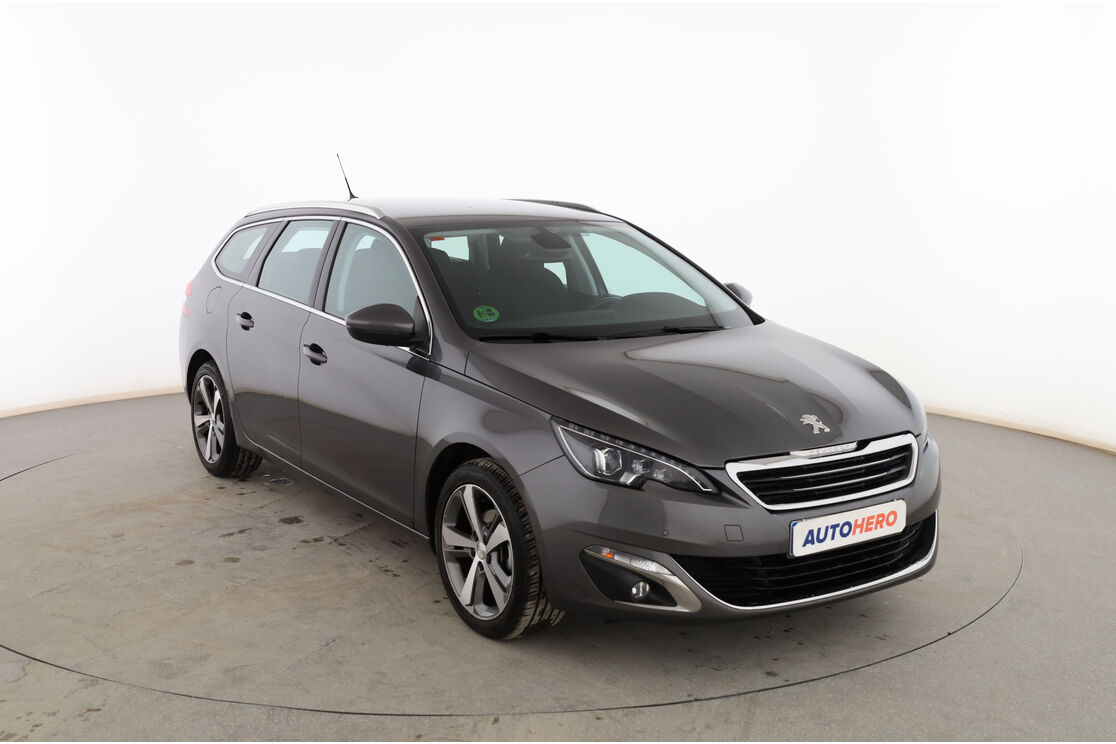 Exterior frontal derecho