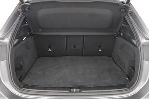 carDetails.imgAlt.interior.9