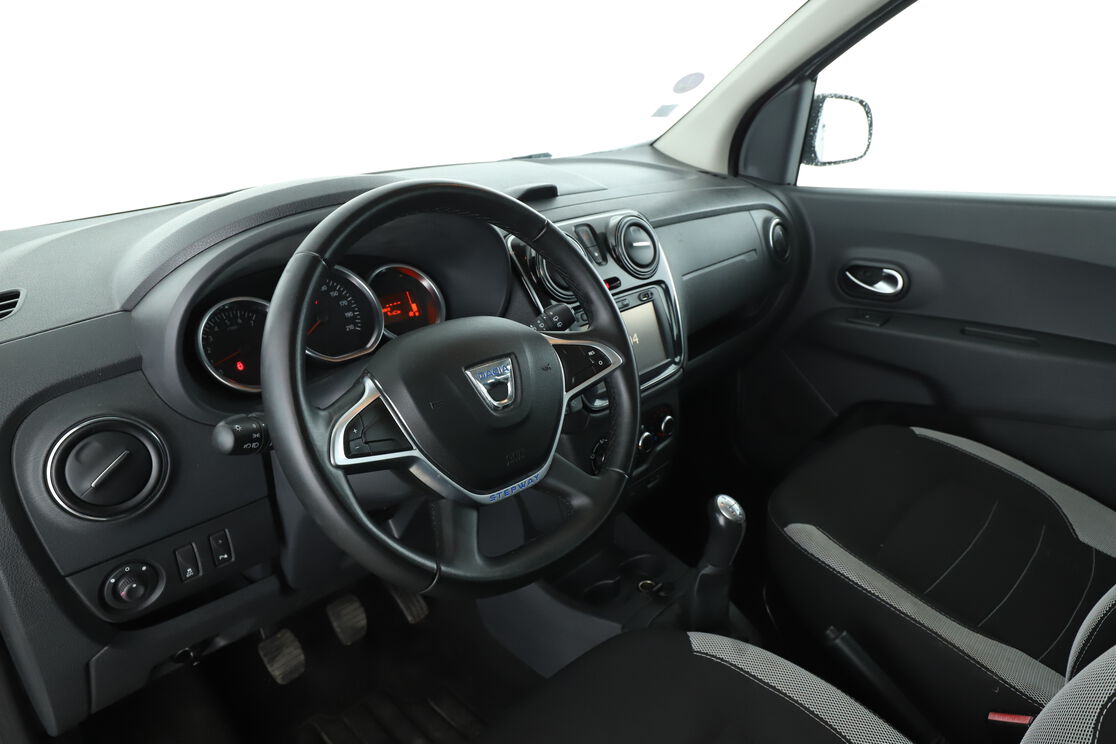 Intérieur côté conducteur 2