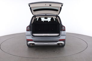 carDetails.imgAlt.interior.9