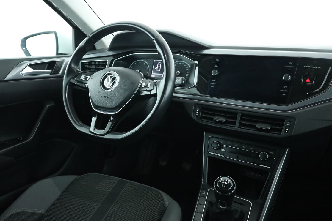 Intérieur côté conducteur depuis le siège arrière