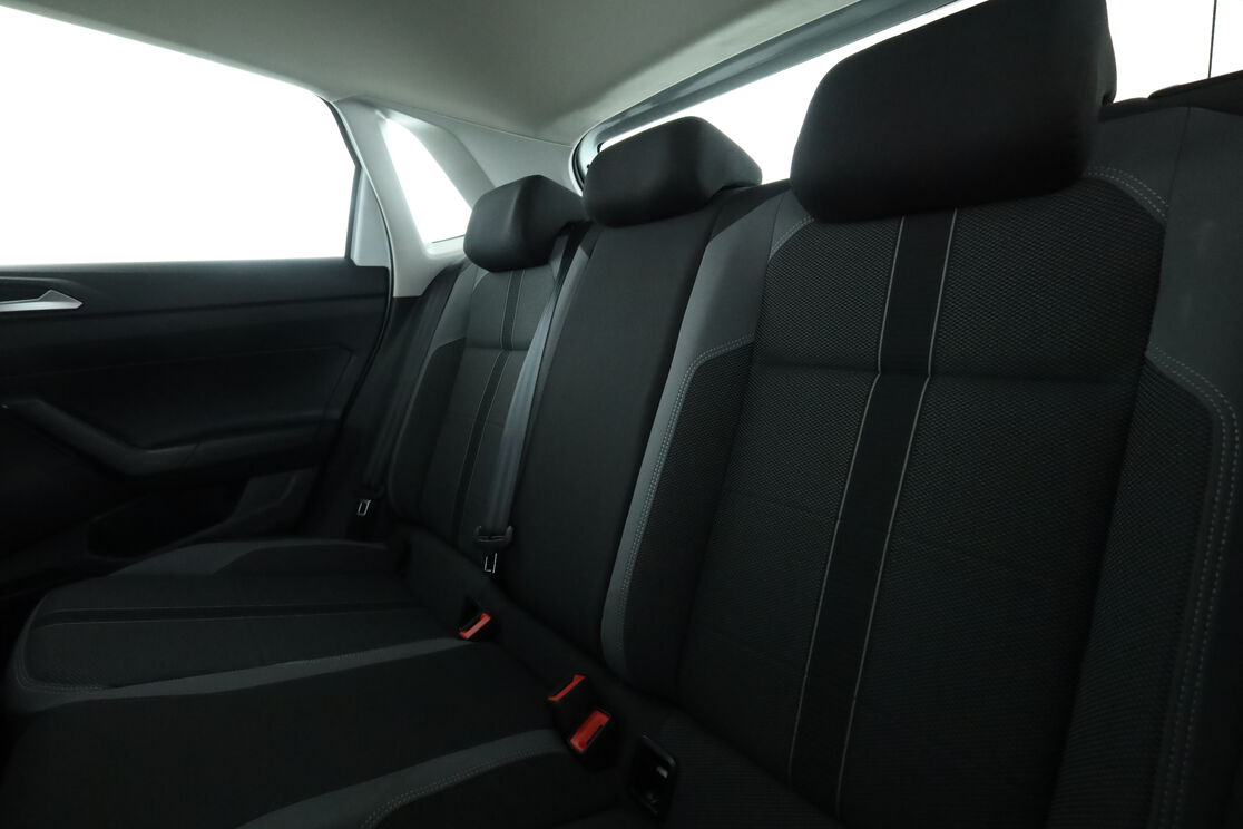 Intérieur sièges arrière depuis le côté conducteur