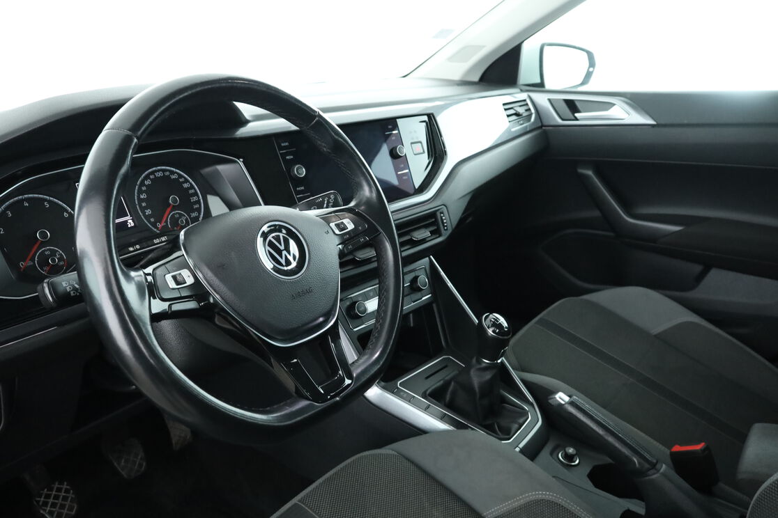 Intérieur côté conducteur 2