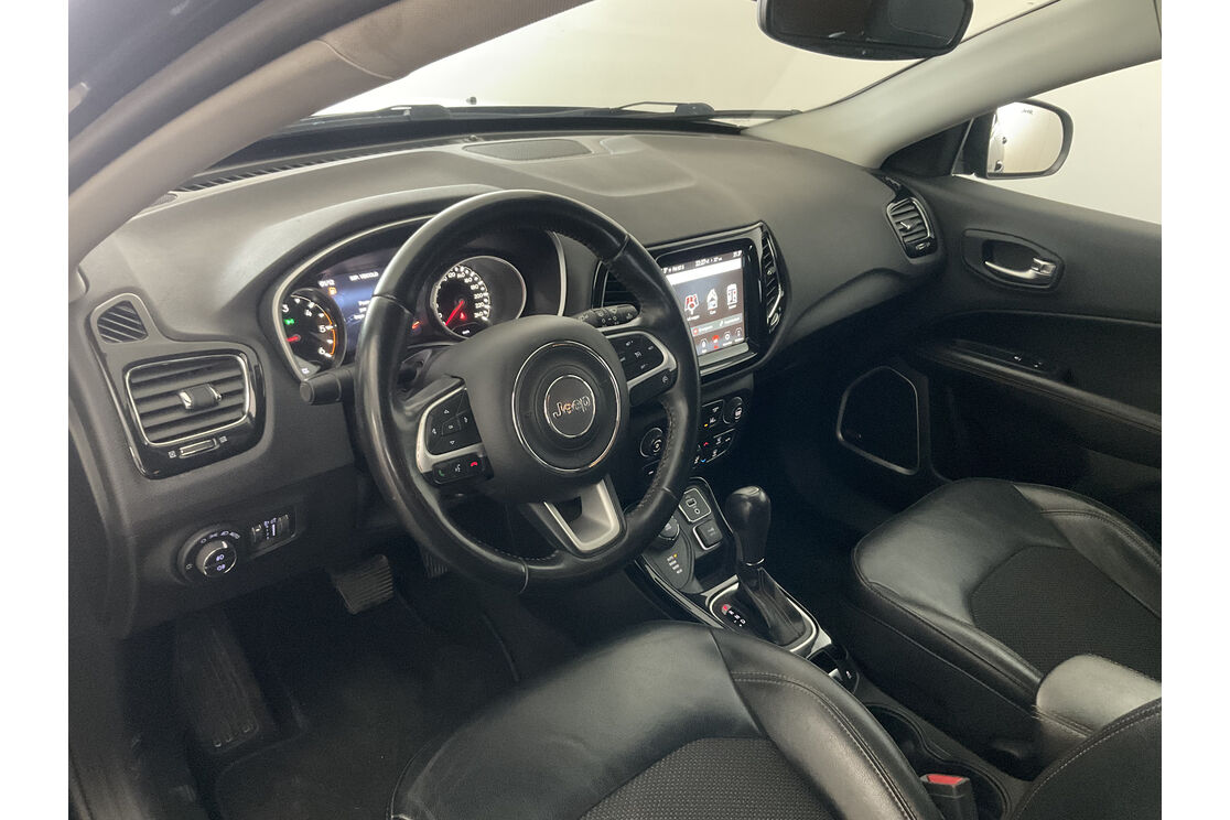 Interno lato guidatore 2