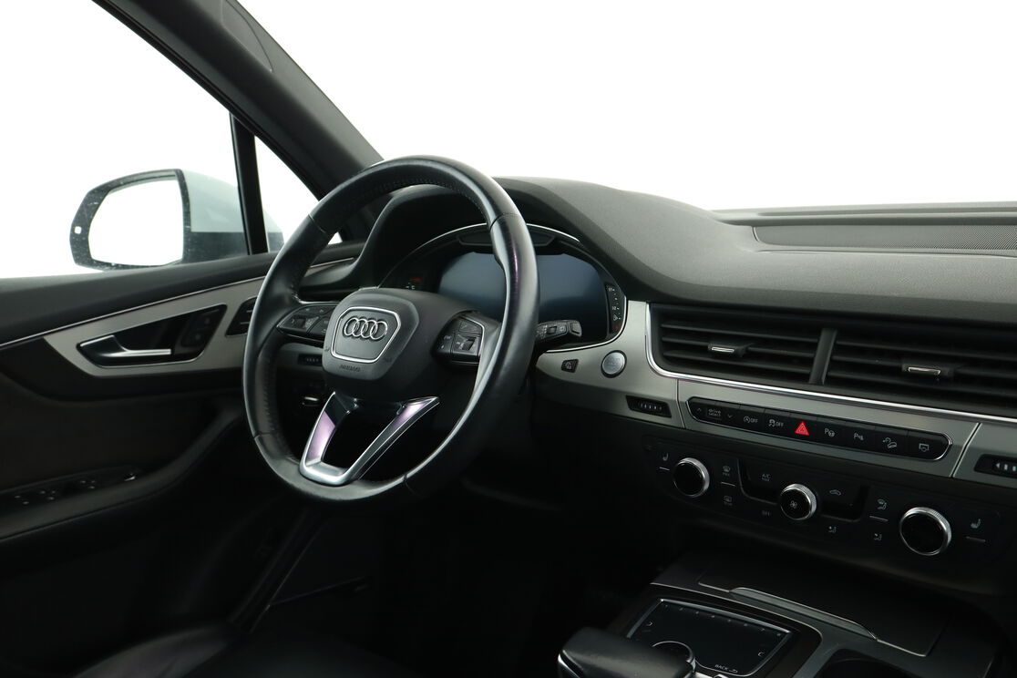 Intérieur côté conducteur depuis le siège arrière