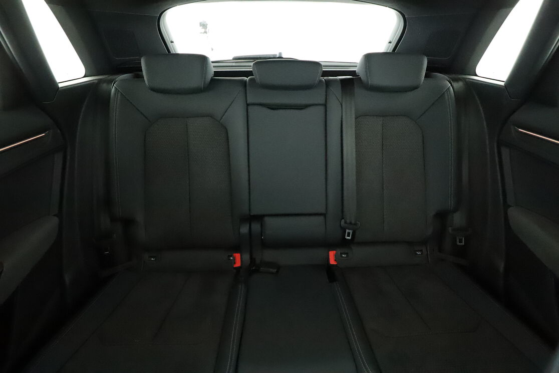 Intérieur sièges arrière depuis le côté conducteur