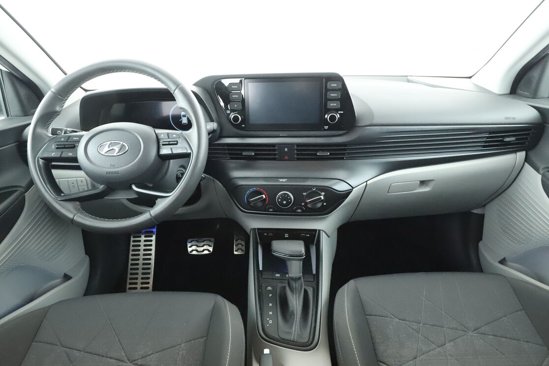 Intérieur avant de l'habitacle depuis le siège arrière